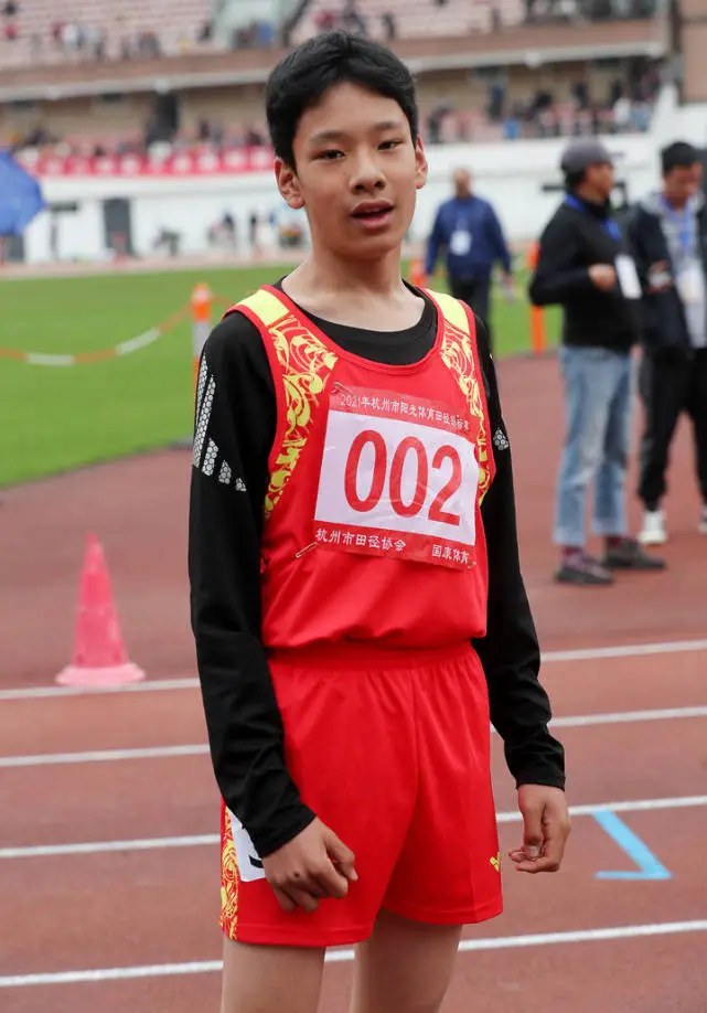职业球员如何通过联赛提升竞技水平_0